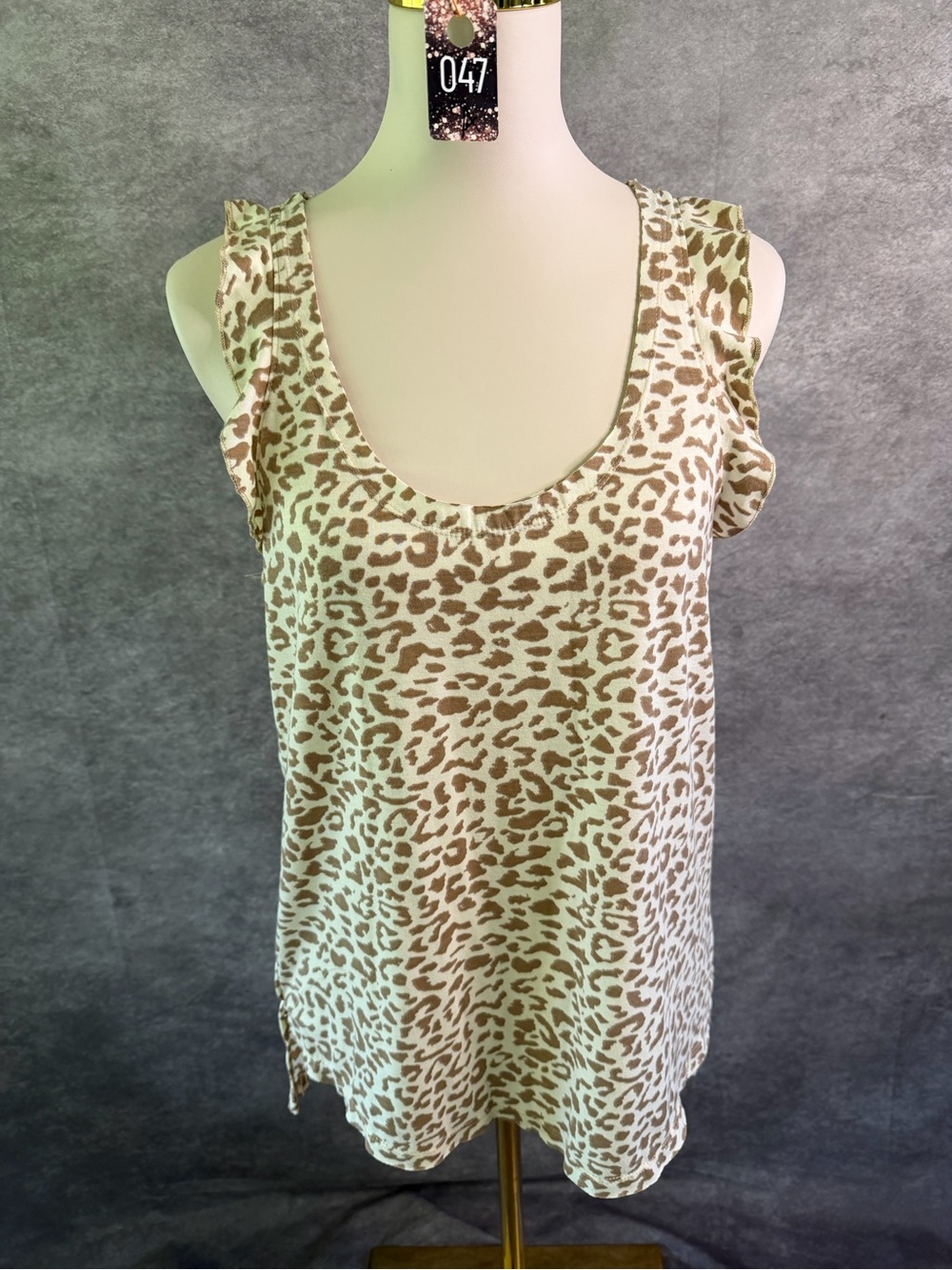 POL Leopard Print Scoop Neck Tank - Taupe and White